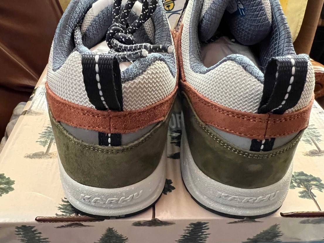 皆さんこんばんは😆

今年一足目に購入したスニーカー👟を