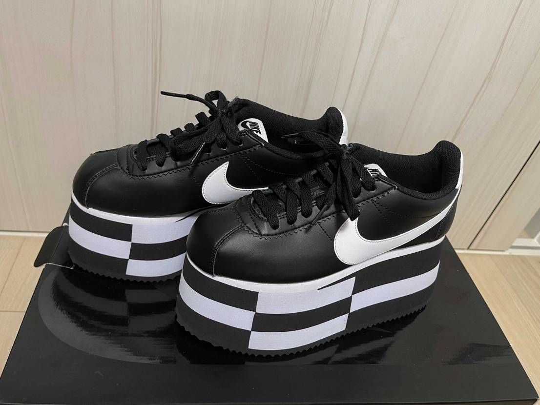 
出品しています。

COMME des GARCONS × NIKE c