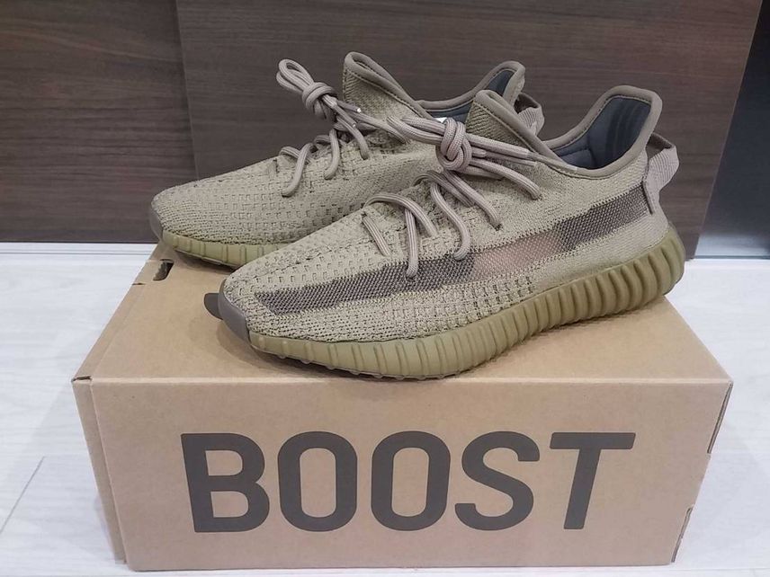 Yeezy supply より本日到着です。
濃いめの色がかっこいい。