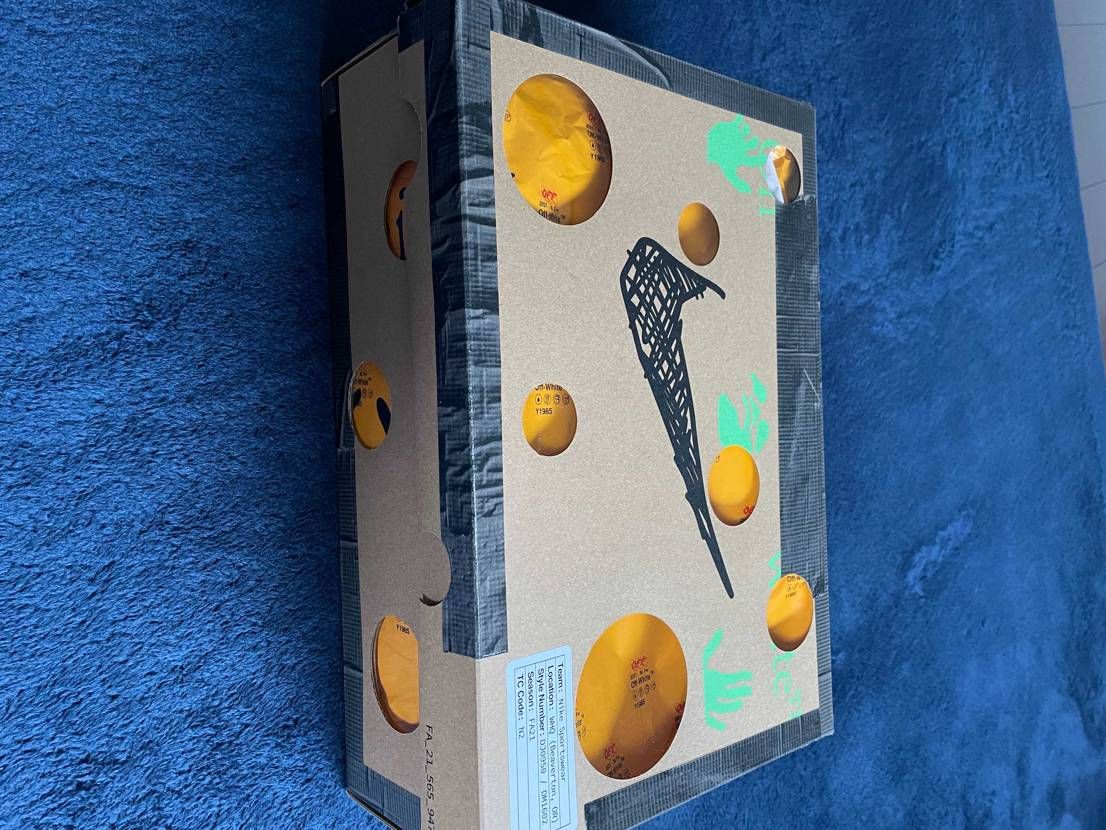 先程、到着しました。
初めてのオフホワイト、初めてのダンク