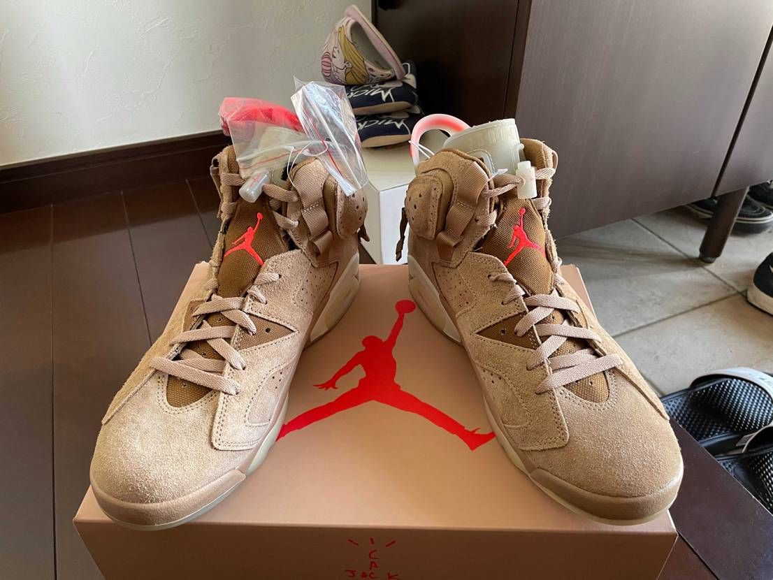 20代の若かりし頃、大好きで履きまくっていたAJ6。そこにきて大好きなベージュ系