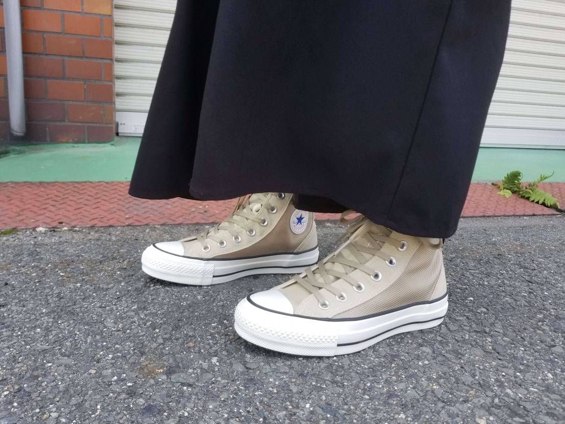スニーカーにそんな興味のない女性が
コンバースゴアテックスを購入しました☺
めっ