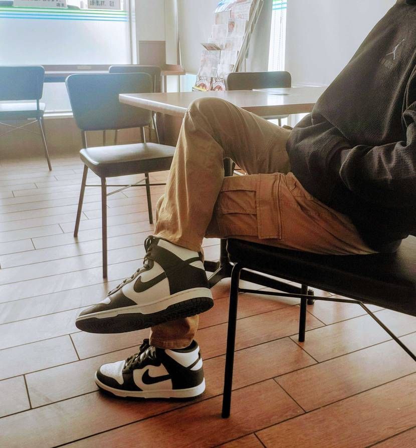 今日の1足はダンクハイカーキでした☺️
渋カワですぅぅ✨️✨️
午前はカウズ