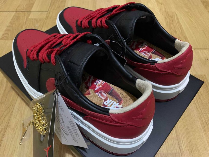 SNKRSの再販で買えました!
jordan1という名前が与えられているけど形