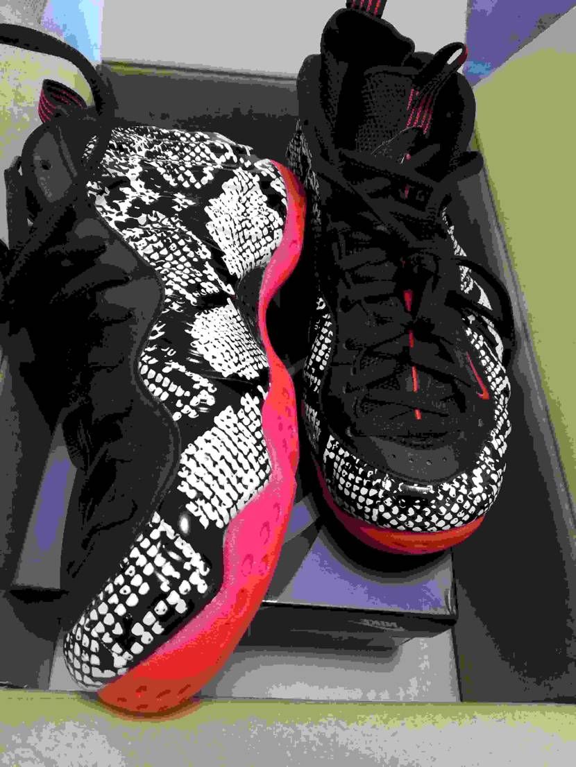 エアフォームポジットワン　スネーク

SNKRS zozoと逃してしまい、
アト