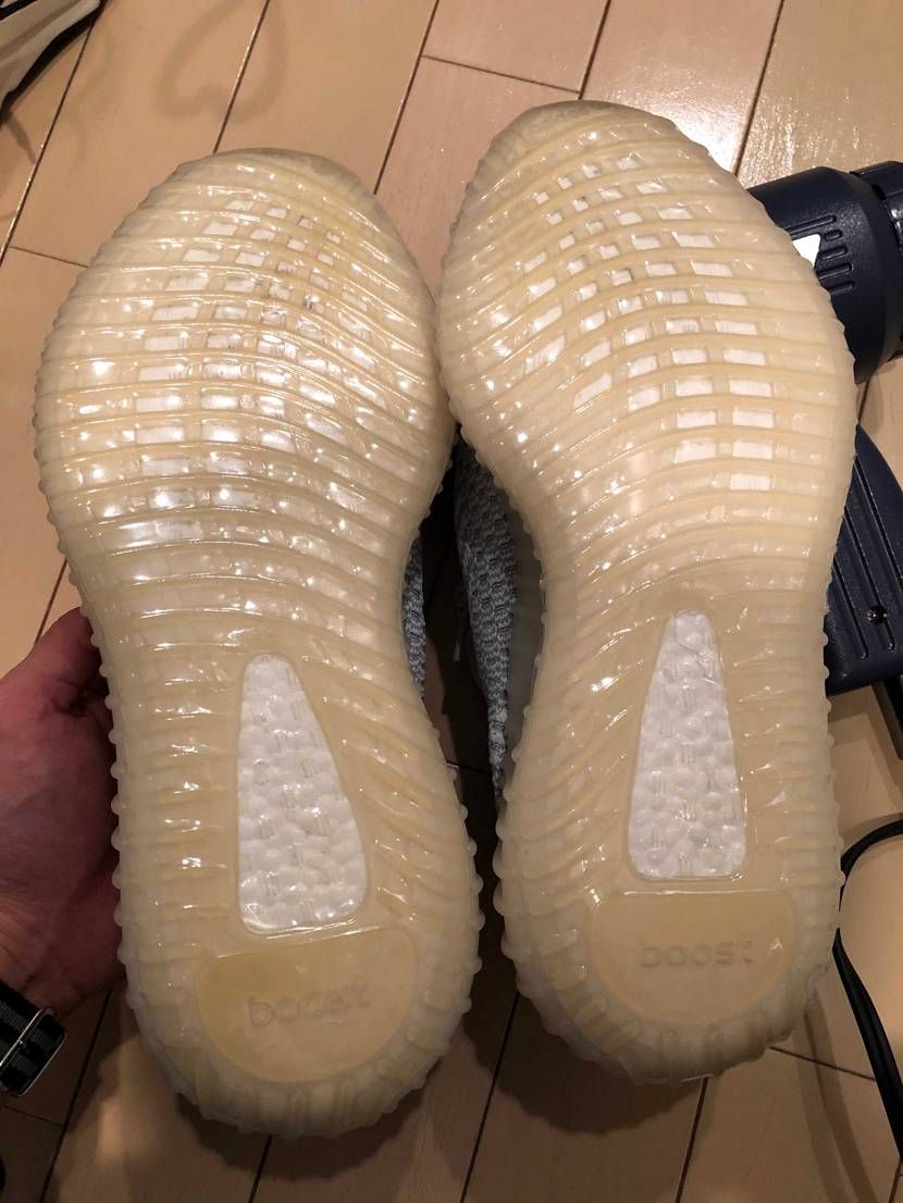 皆さんソールシールド等使ってますか?
今回yeezyに貼り付けたら数回の着用で