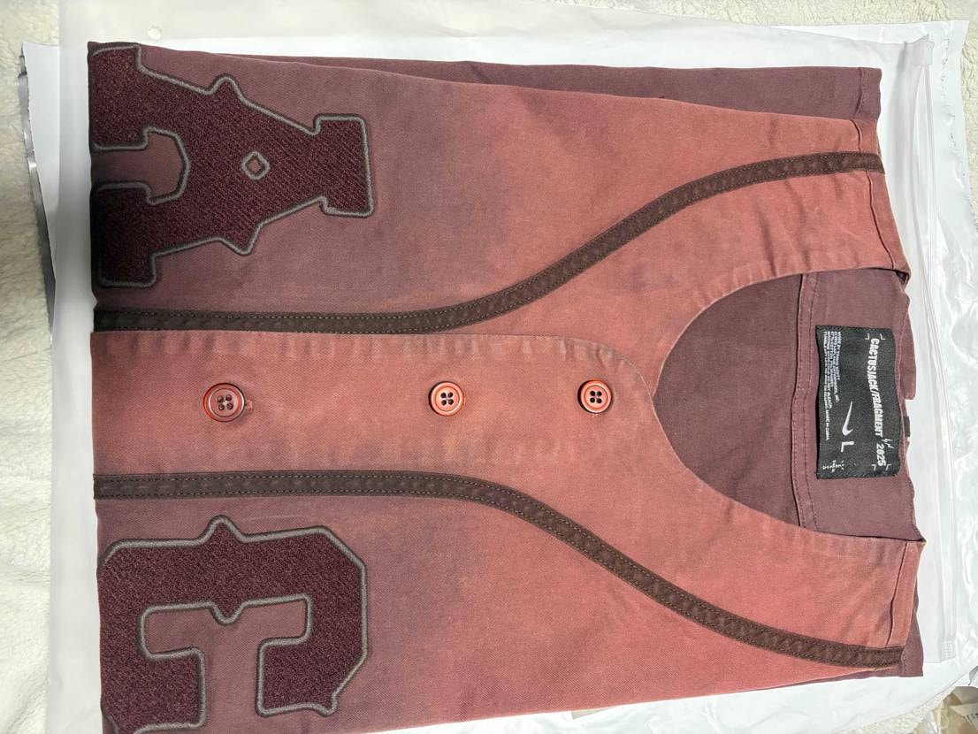 CJ X FRAGMENT X NIKE TOKYO JACK
RETRO B