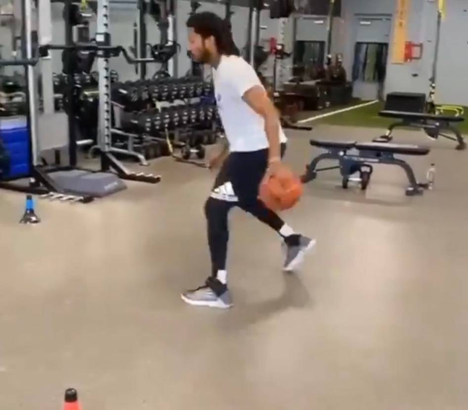 ローズさんQNTM履いてる！