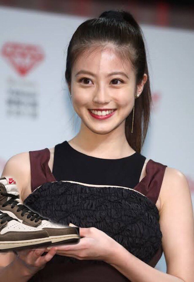 次の問いに答えなさい。
問1.妻になぜ履きもしないのに高い靴ばっかり買うの？に