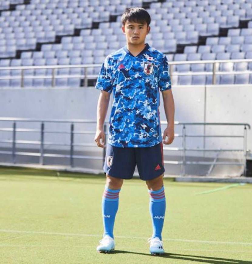 アディダスのデザイン力って変なユニホーム作り始めたくらいから