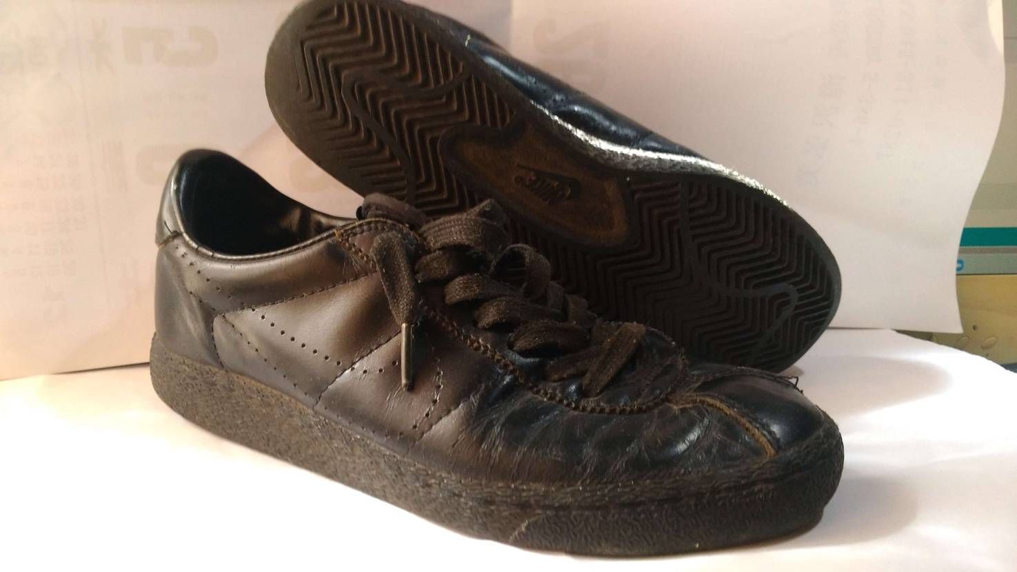 スニーカー大好きな皆様、お世話になります。
横浜市民の爺です。
古いスニーカ