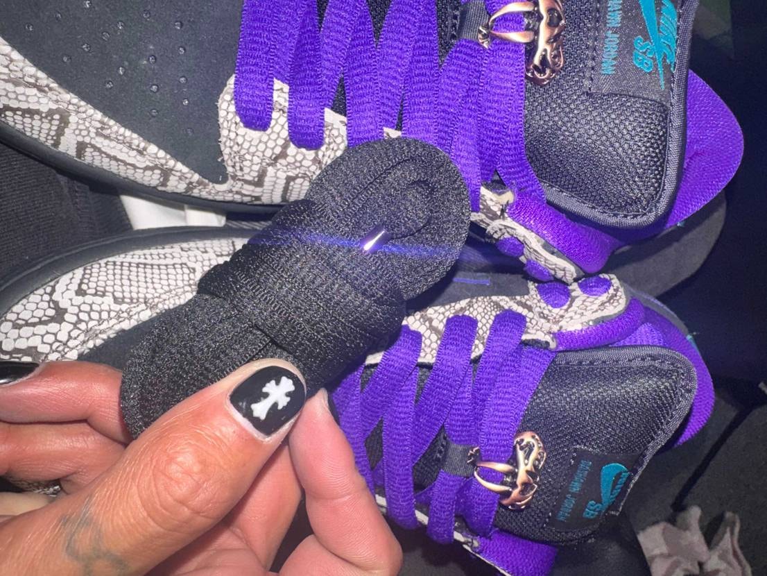 これまじかっけぇな…
ダサいとか言う人いるけど手に取ったらわかるよ😂
沢山履