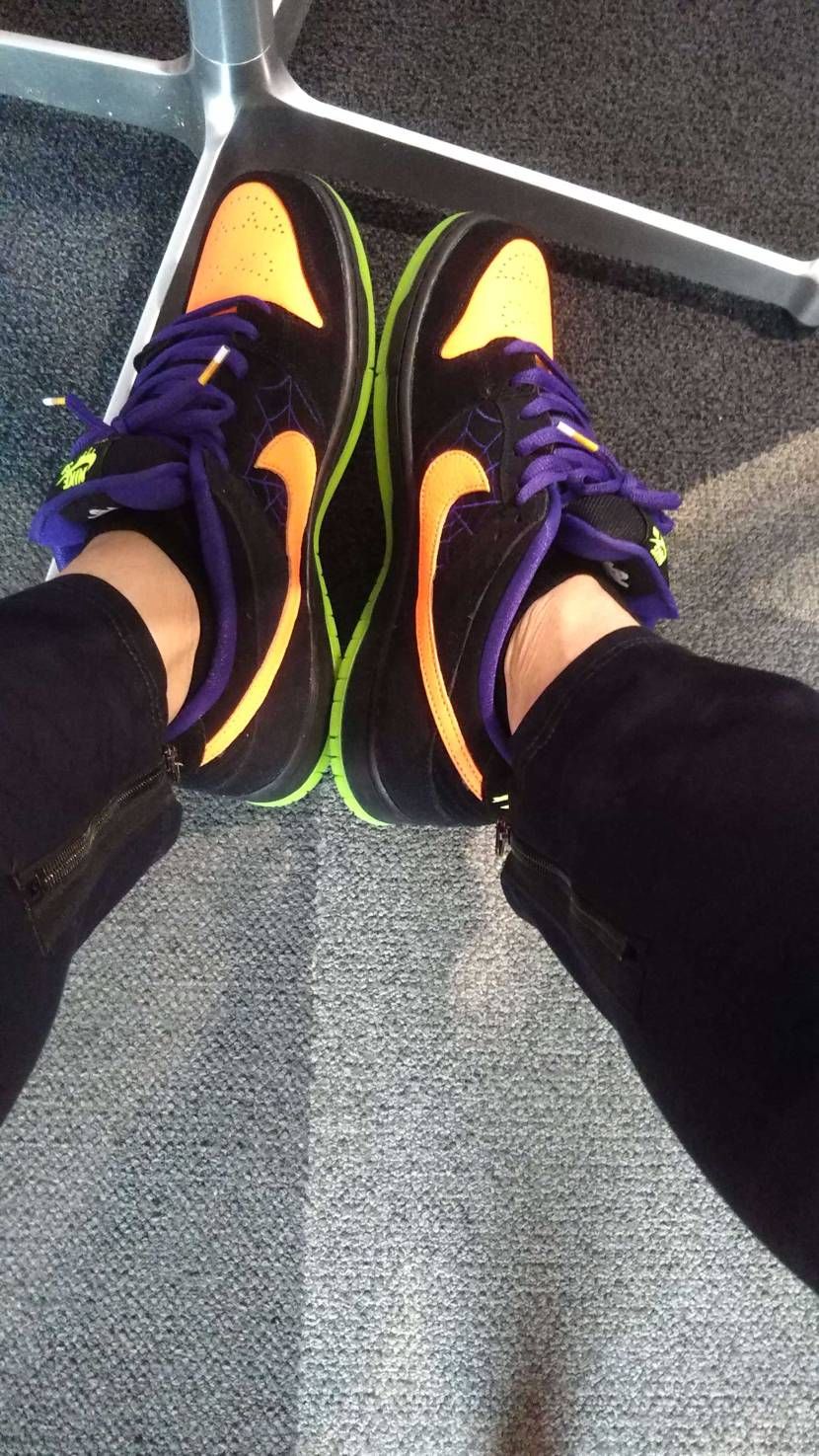 今日は嫁さんの希望で、ディズニーへ。せっかくなんで履いていきました。