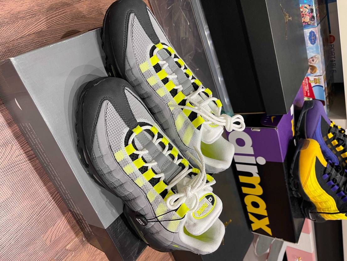 明日から「履く」ことに❗️
スニーカーは履いてこそ⭕️
次回発売までガンガン