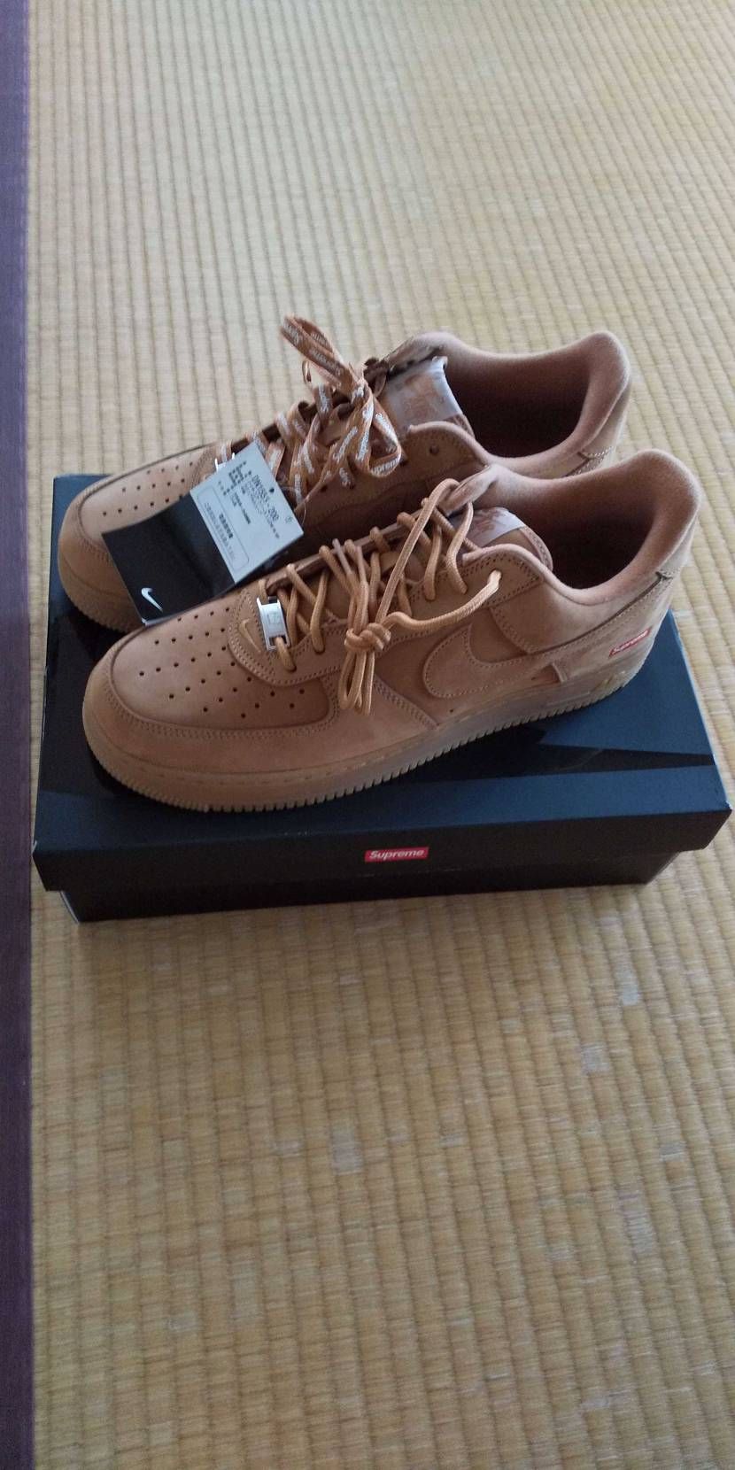 初のシュプリームエアフォース1lowウィート！やっぱこの色カッコいい！早速シュー