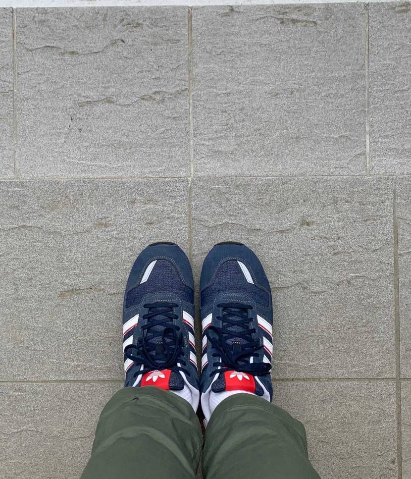 今日の靴
zx700 GX4978
なんてことはない靴😚

デニム素材と