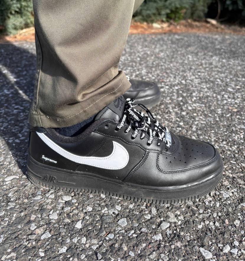 シュプリーム × ナイキ エアフォース1 ロー 