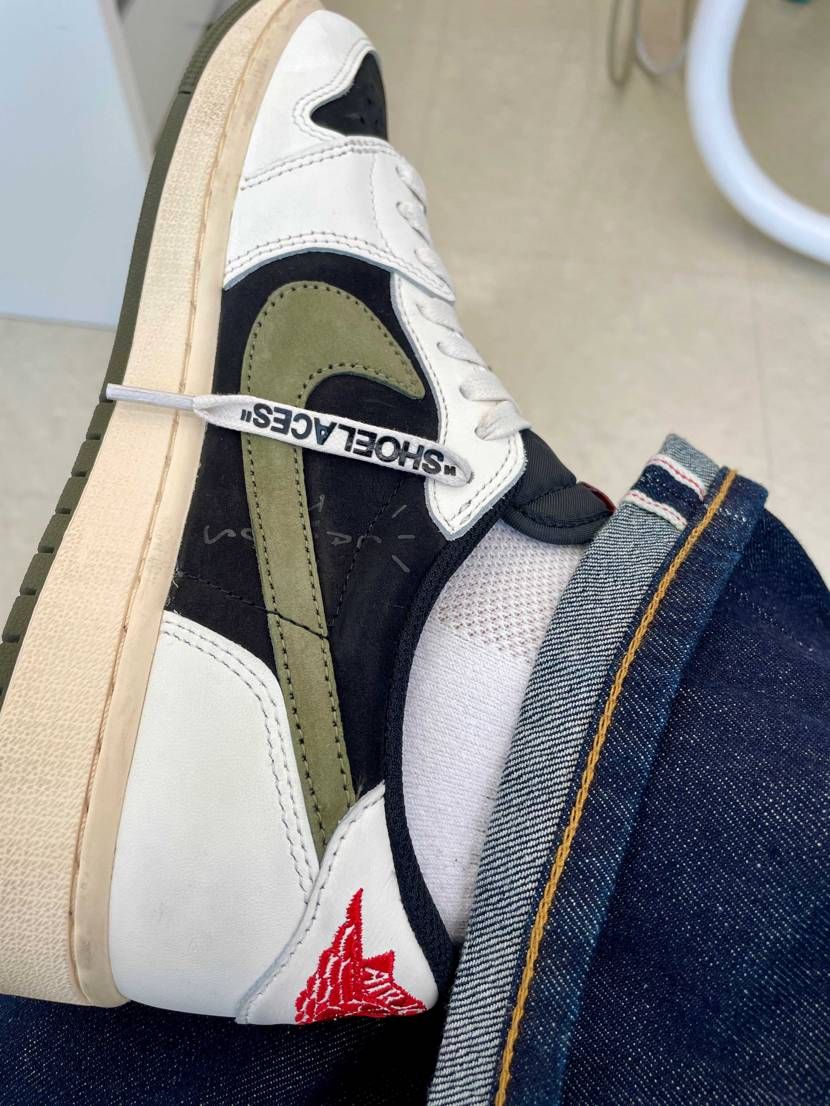今日からお盆休み😊
最初のスニーカーはtravis ミディアムオリーブでスター