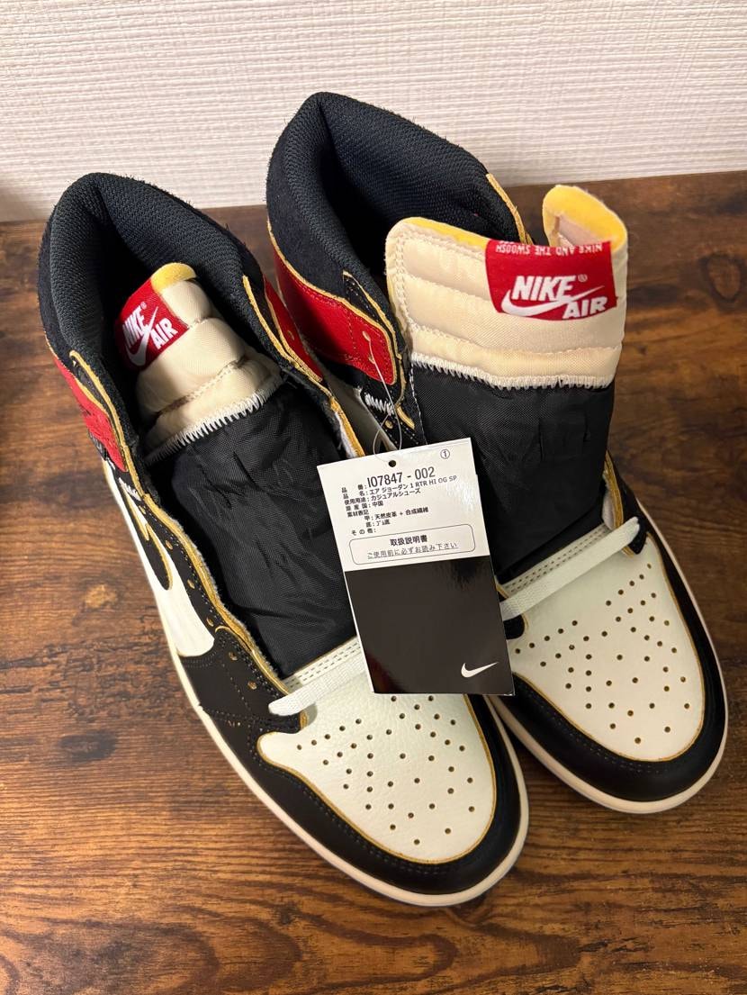 プラチナかゴールドの99+の方から新品で購入して黒タグ付きだったよ〜😄
マジで