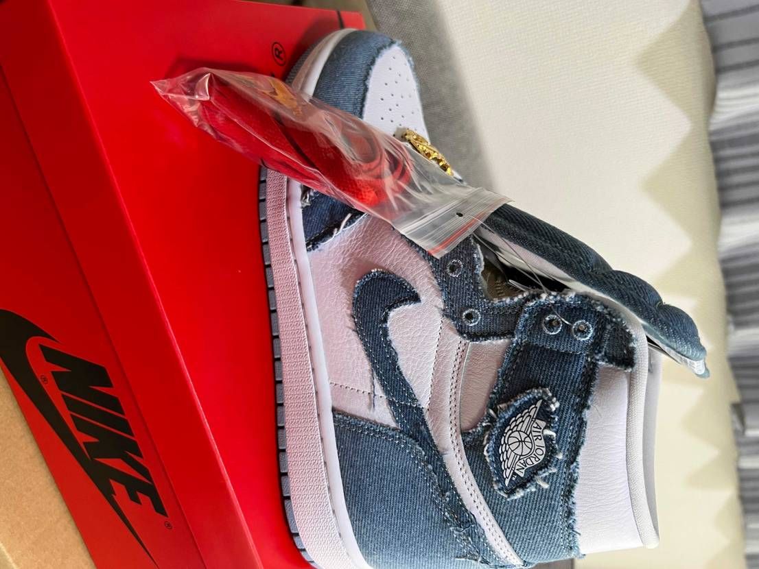aj1デニム届きました！
想像以上に良き！