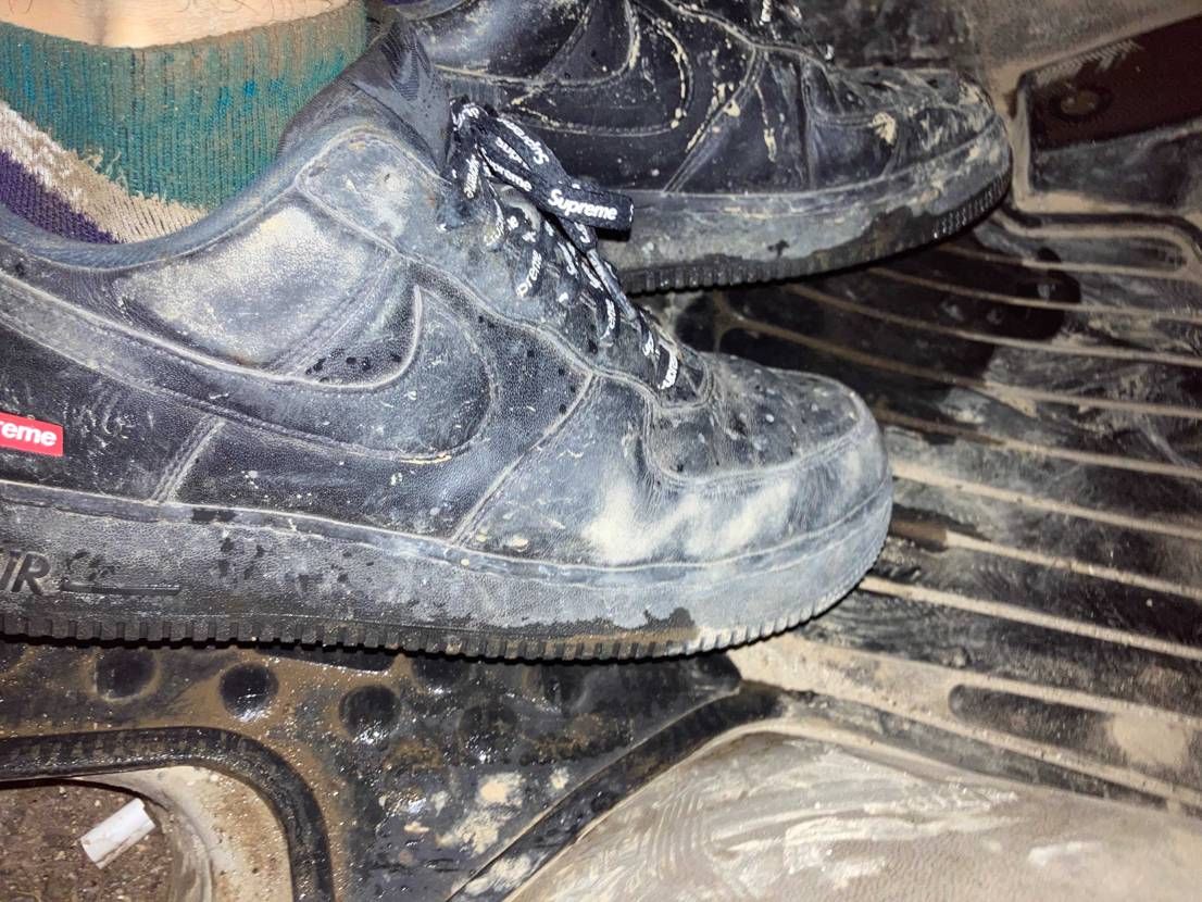 今日で43歳になりました^_^
勤務先の大学生にお祝いで田んぼに落とされました