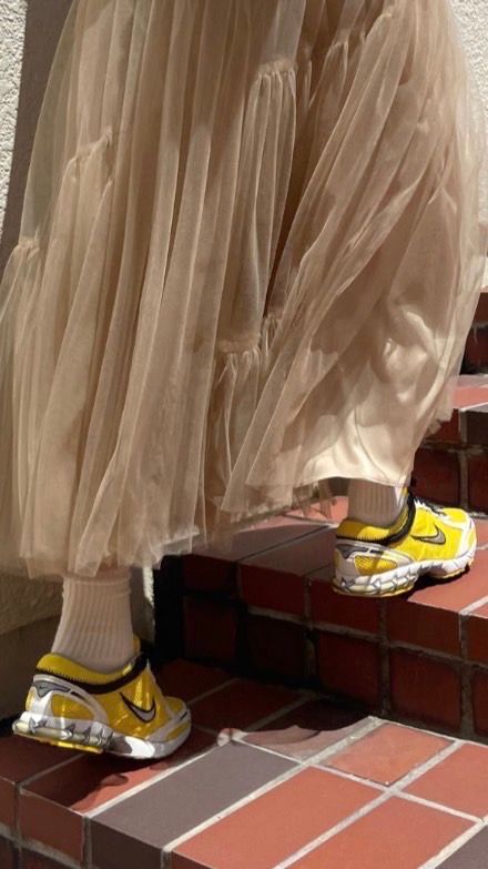 このスピリドン？のようなスニーカーの名前分かる方いましたら教