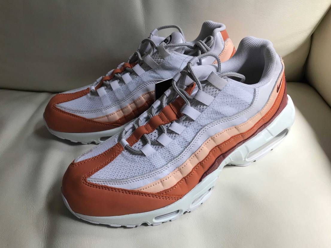 約1ヶ月　by you届きました
革の発色が思ったほど良くなくモッサリした感じ