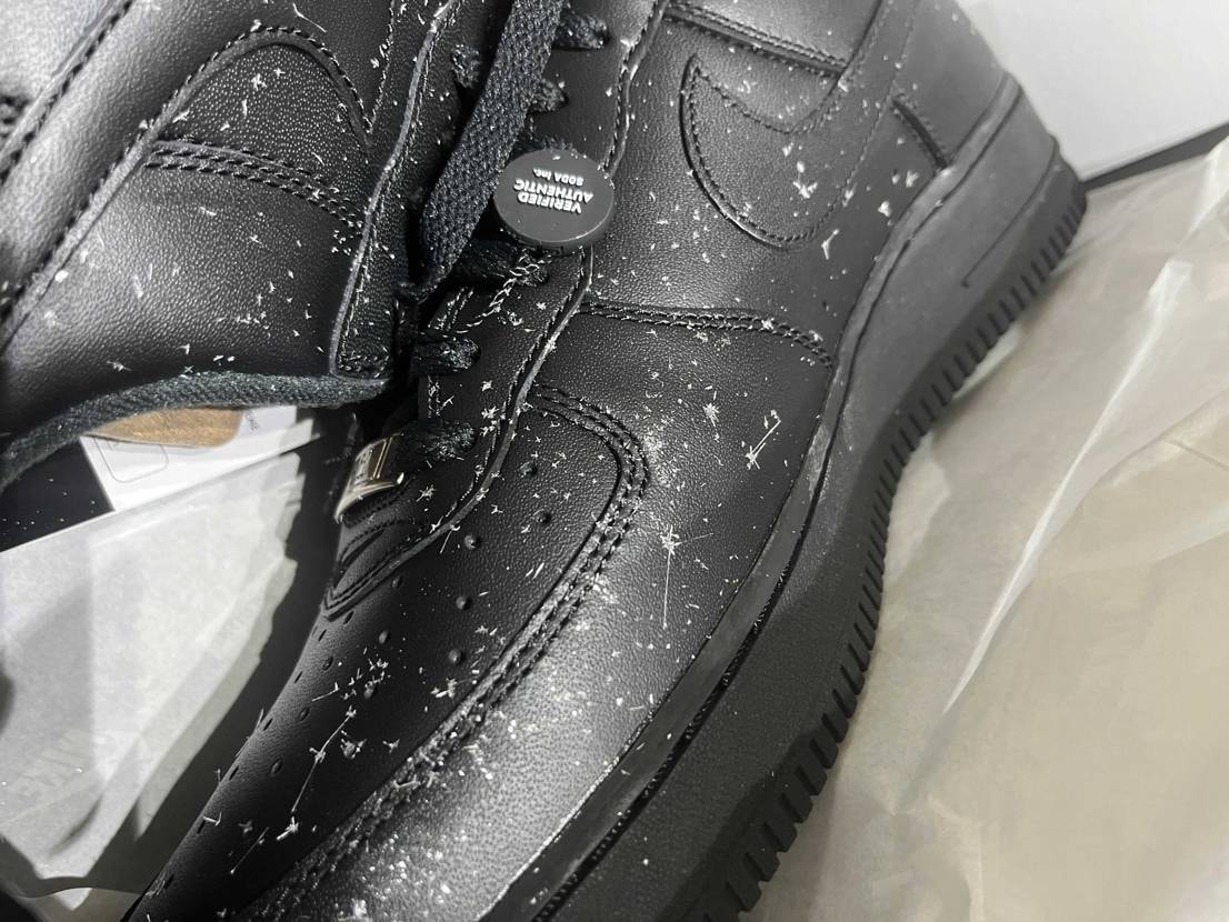 引き出し箱のエアフォース1大事に溜め込んでて久々見たら酷いこ