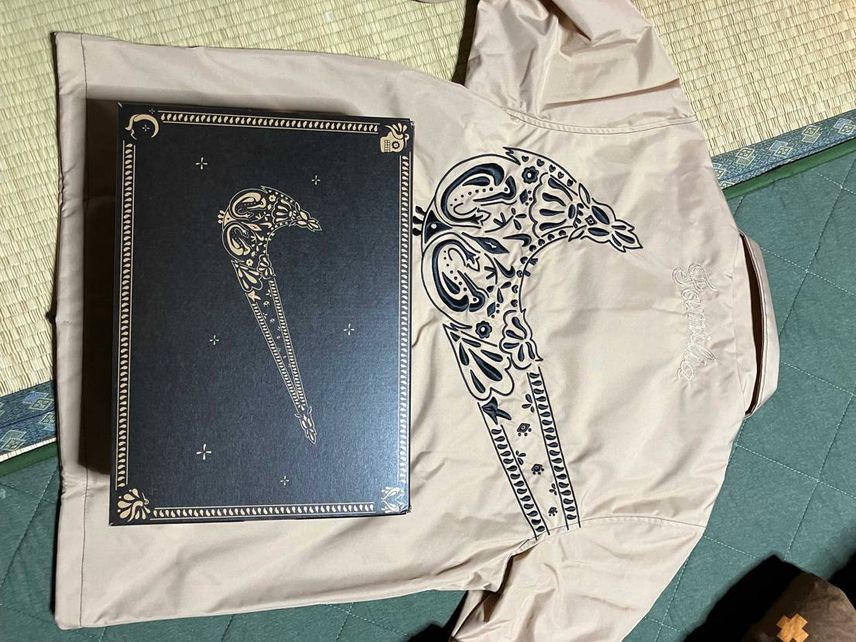 本日スニーカーもジャケットも届きました!
ジャケットの方のサイズを共有致します