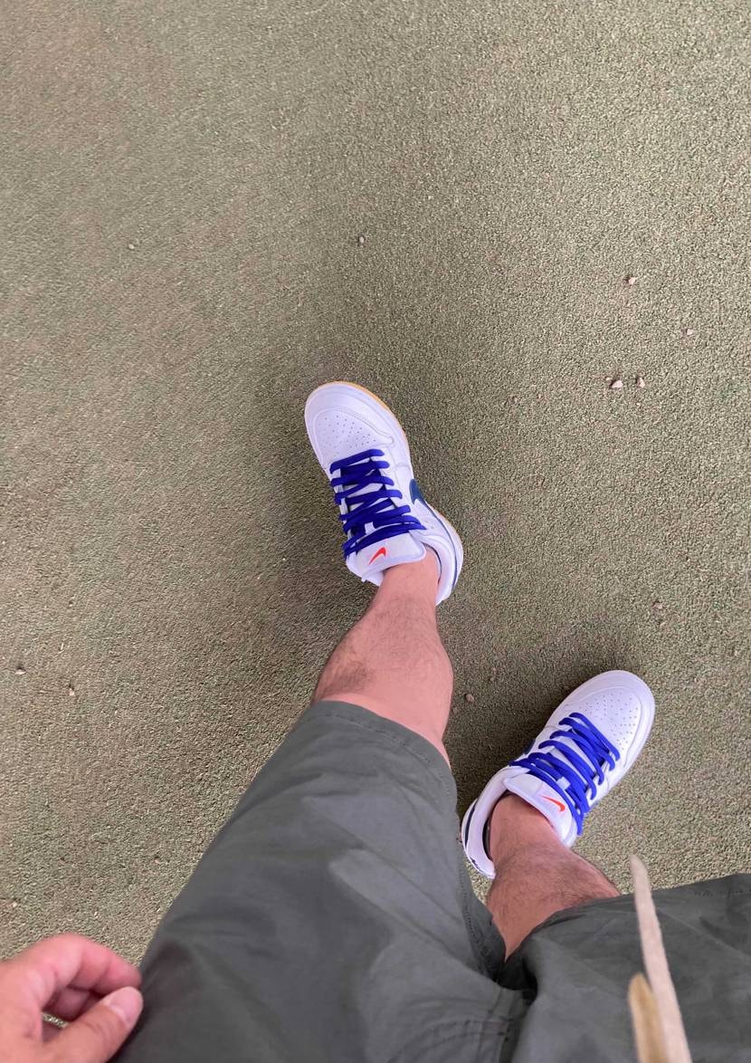 やべぇー白履いてきてしまったw