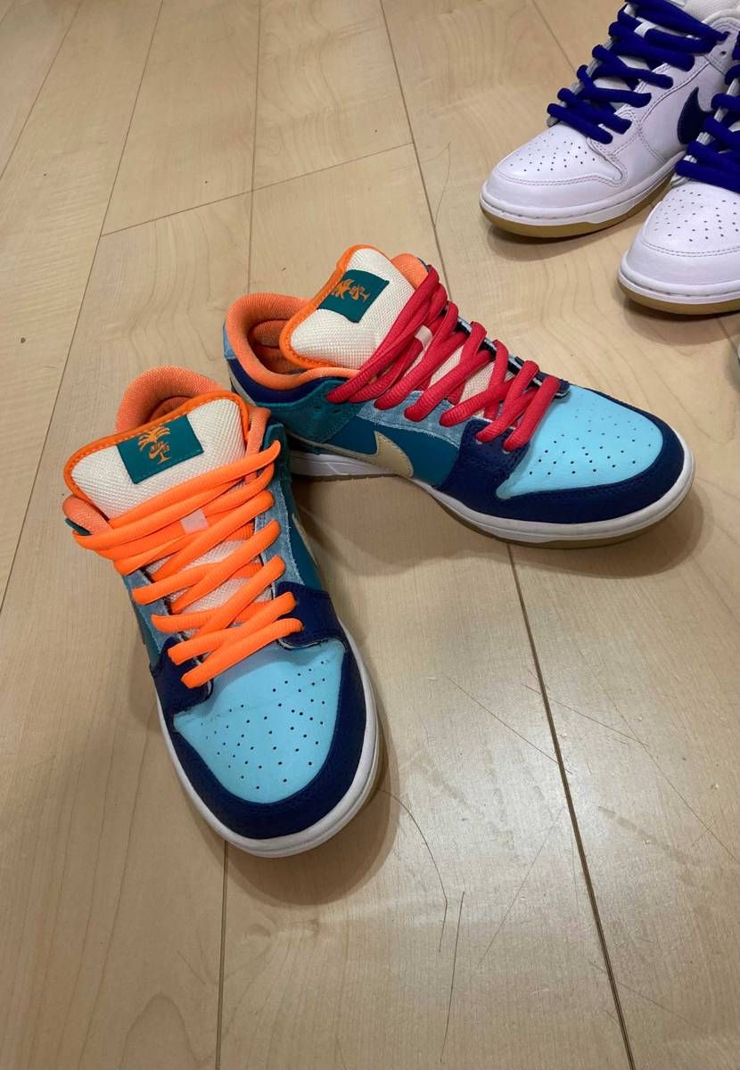 週末恒例のシューレース遊びやっぱり、マイアミは、蛍光オレンジ