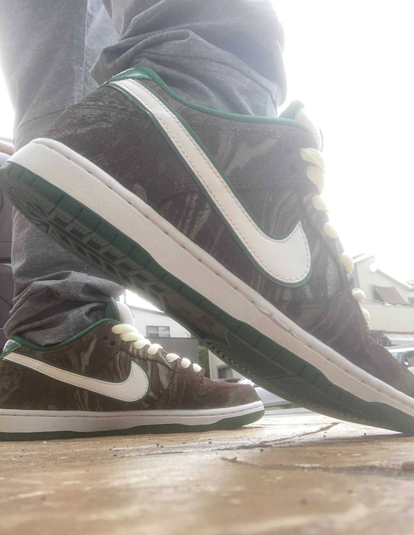 今日は、曇り休みの日に限って天気が悪い👎
今日は、これ履きまーす♪スタバ