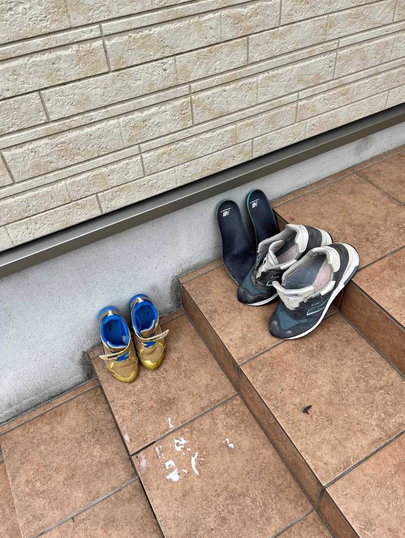 今日は、曇り☁️だけど、毎日履いてる1400と、子供の履いて