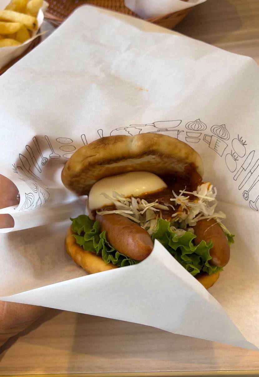 公園行こうと思いましたが、雨酷い😅モスバーガーに避難😓
月