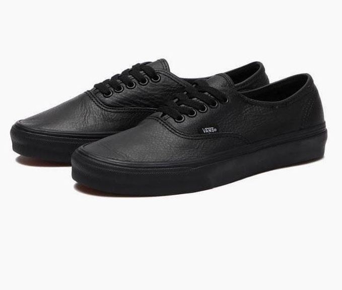 教えてください。
vansのオーセンティックの踵が削れてき