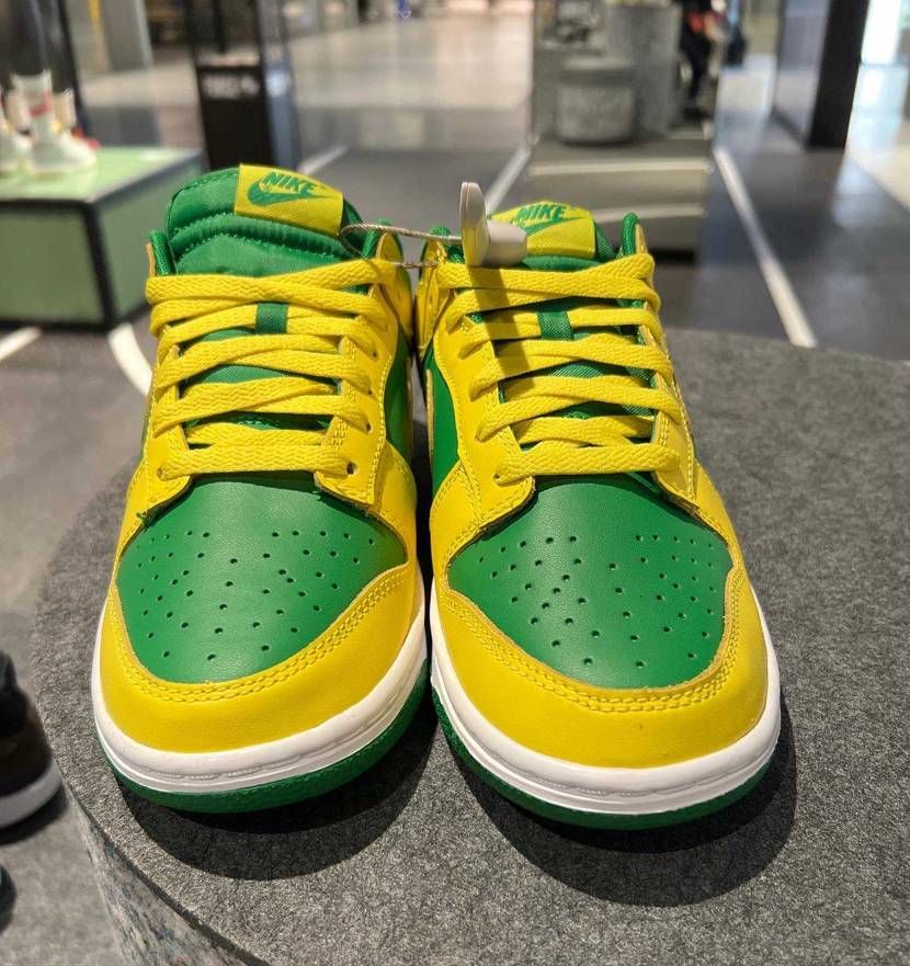 Dunk low reverse Brazil 買いました