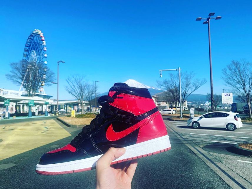 sneaker freak
fuji バックに!