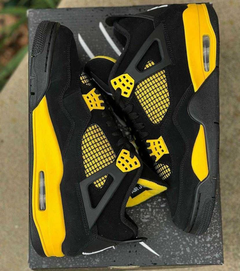 来月の楽しみなカミングスーン☺️どれか１足位買えるでしょ☺️