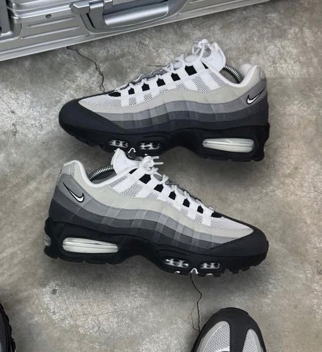 赤よりいいかも😃
アウトレット、シャタバと白セメント無くな