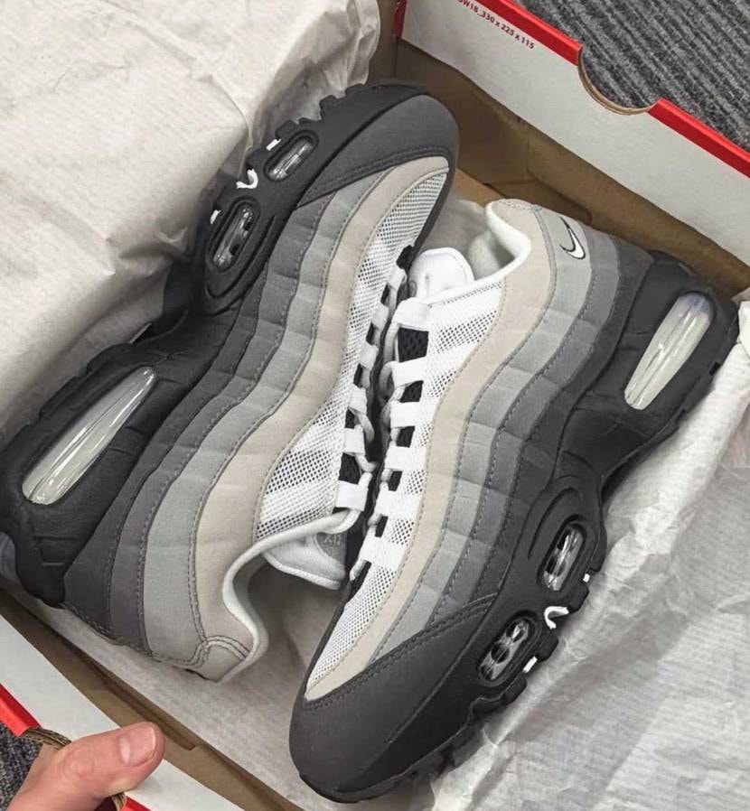 ナイキ渋谷でマイサイギリ買えました😃

バースデークーポ