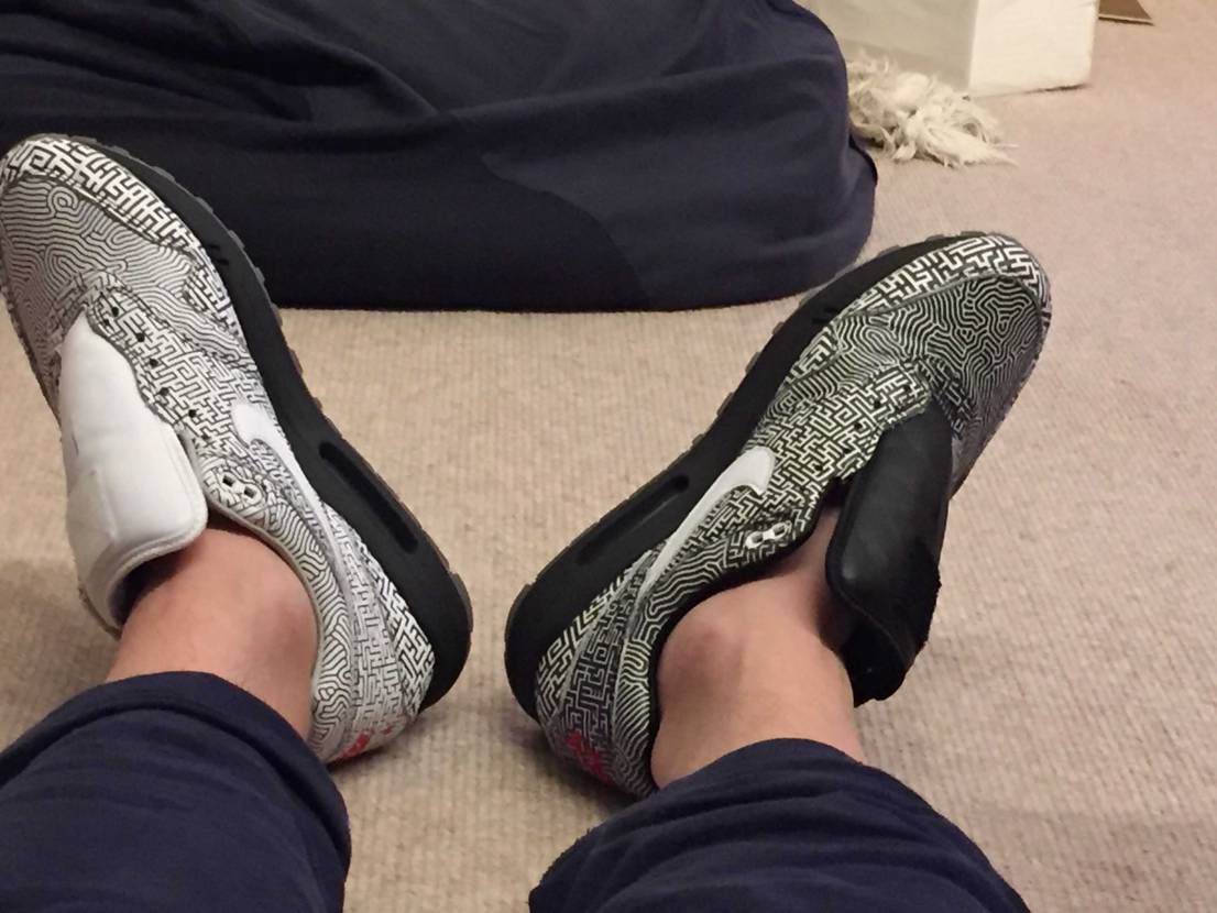 中古での購入でしたが、状態良好！！！
そのままでも充分に履けましたが、
一度