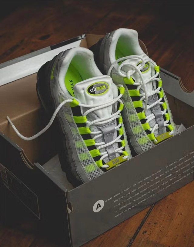 結局今日はスニーカーズやコムでの販売はないですかね？