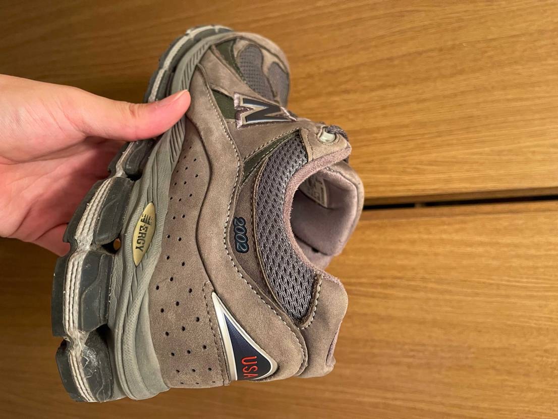 スニーカークリーナーについて。フルグレインレザーのスニーカーをホームクリーニング