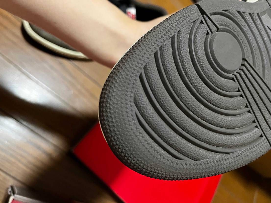 ちょー美品を出品中です！ソールの部分の星も減ってないのでおすすめです！
付属品