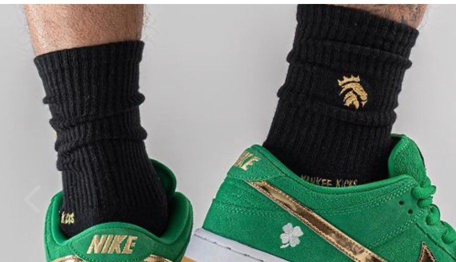 どこの靴下かわかる方いますか？
教えていただきたいです