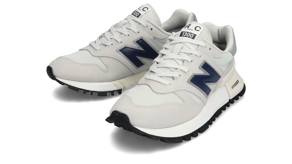 9足目はニューバランスMS1300をポチッちゃいました笑
届くの楽しみ！！
持っ