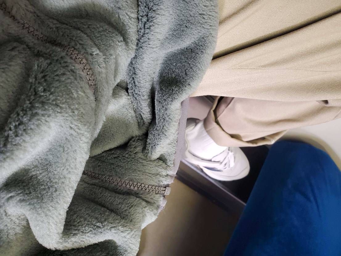 北海道はもう肌寒いぐらいなのでECWCSのlevel3を着て、下はDickies