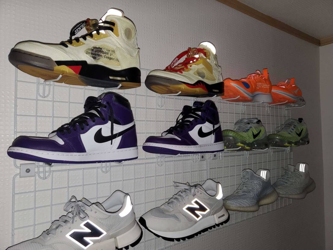 スニーカーラック作ってみました！結構満足してます。笑
普段はAJ1なんですけど、