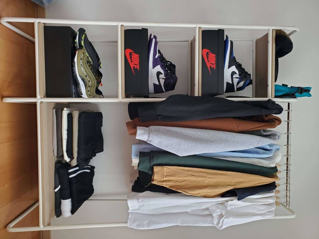 スニダンの投稿でどなたかがハンガーラックの投稿をしていたのを見て自分も買ってしま