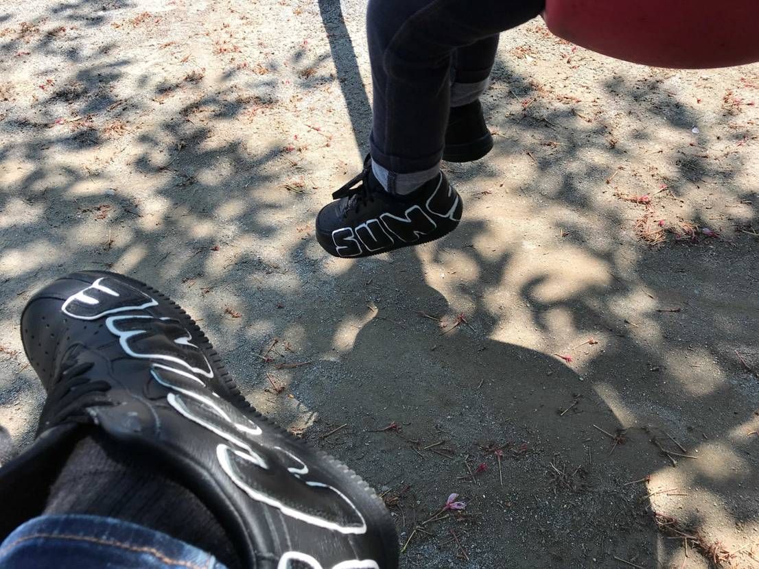 人のいない公園でブランコ♩